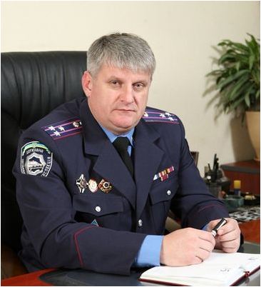 азаров